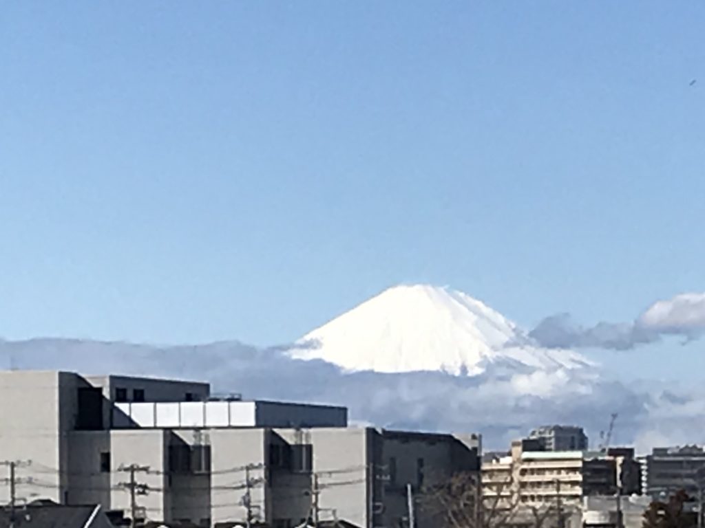 銀行の 支店 と 出張所 の違い 窓口営業時間などに注意 色はいろいろ